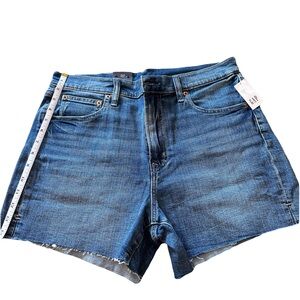 NWT Gap Denim Shorts Size 31 Medium Wash